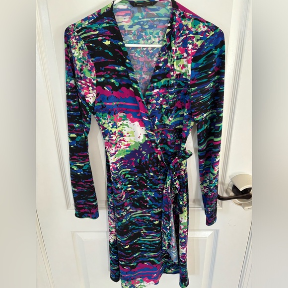 BCBG Dresses & Skirts - BCBG colorful print wrap dress, size small